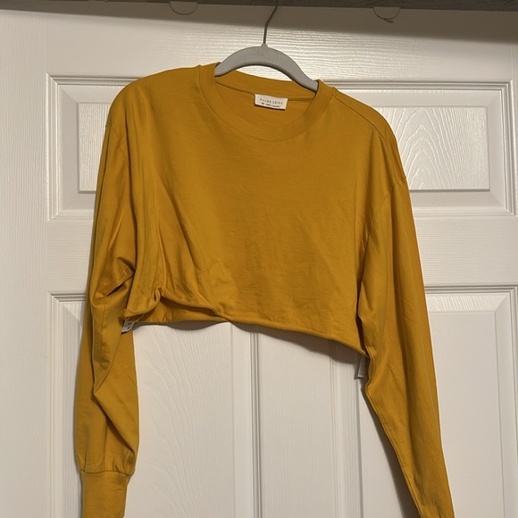 BNWT Azure Skies Laid Back Sumac Yellow Cropped Long Sleeve Top, Sz Xsmall - Picture 2 of 5